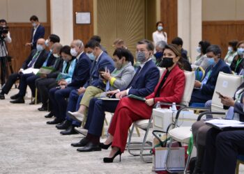 ОРТАЛЫҚ АЗИЯДАҒЫ КӨМІРТЕГІ БЕЙТАРАПТЫҒЫНА ҚОЛ ЖЕТКІЗУ ЖӨНІНДЕГІ ДЕКЛАРАЦИЯҒА ҚОЛ ҚОЙЫЛДЫ