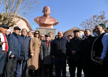 АРЫСТА АБАЙ ҚҰНАНБАЕВТЫҢ ЕСКЕРТКІШІ АШЫЛДЫ