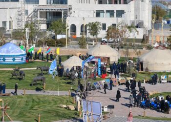 ГАЗЕТТІҢ МЕРЕЙТОЙЫНДА ҰЛТТЫҚ ҚҰНДЫЛЫҚТАР ДӘРІПТЕЛДІ