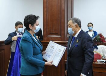 СЫР ӨҢІРІ БИШІМБАЕВҚА ҚҰРМЕТ КӨРСЕТТІ