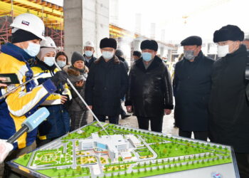 СЕНАТОРЛАР СОЛТҮСТІК ҚАЗАҚСТАН ОБЛЫСЫНДАҒЫ КӨШПЕЛІ КЕҢЕСТЕ ҚОНЫС АУДАРУ МӘСЕЛЕЛЕРІН ТАЛҚЫЛАДЫ