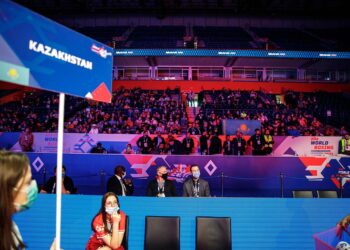 ҚАЗАҚСТАН ҚҰРАМАСЫНЫҢ БЕС БОКСШЫСЫ ЖАРТЫЛАЙ ФИНАЛҒА ШЫҚТЫ