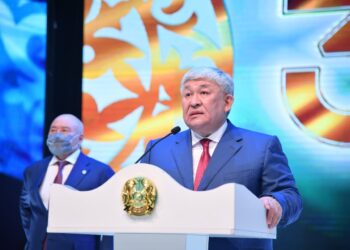 ҚЫРЫМБЕК КӨШЕРБАЕВ ТҮРКІСТАНДЫҚТАРДЫ ТӘУЕЛСІЗДІК МЕРЕКЕСІМЕН ҚҰТТЫҚТАДЫ