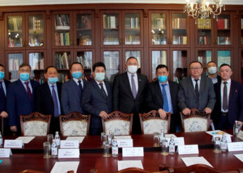 ТӘУЕЛСІЗДІК ҚАРСАҢЫНДАҒЫ ЖИЫН