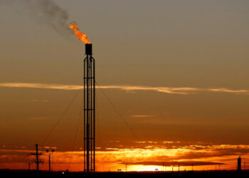 ТҮРІКМЕНСТАН ҚАЗАҚСТАНҒА БИЫЛҒЫ НАУРЫЗДАН ТАБИҒИ ГАЗ БЕН ЭЛЕКТР ҚУАТЫН ЖЕТКІЗУДІ ҰСЫНДЫ