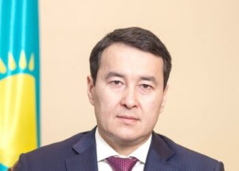 ӘЛИХАН СМАЙЫЛОВ ПРЕМЬЕР-МИНИСТРДІҢ МІНДЕТІН АТҚАРУШЫ БОЛЫП ТАҒАЙЫНДАЛДЫ