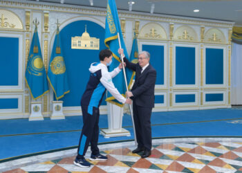 Қ.ТОҚАЕВ: СІЗДЕРДІҢ ЖЕҢІСКЕ ДЕГЕН ЖІГЕРЛЕРІҢІЗ – ӨСКЕЛЕҢ ҰРПАҚҚА ҮЛГІ