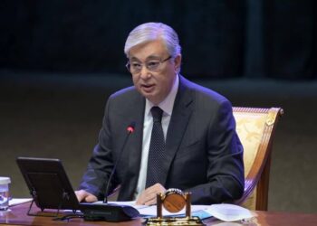 ТОҚАЕВ: БАЙ МЕН КЕДЕЙ АРАСЫНДАҒЫ АЛШАҚТЫҚ ЖОЛ БЕРУГЕ БОЛМАЙТЫНДАЙ ДЕҢГЕЙГЕ ЖЕТТІ