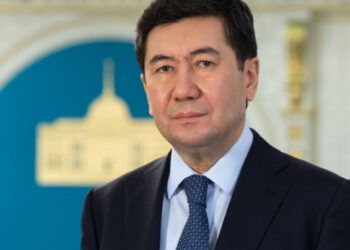 МӘЖІЛІСТІҢ ЖАҢА ТӨРАҒАСЫ ЖАҢА ҚАЗАҚСТАНДЫ ҚҰРУДАҒЫ ДЕПУТАТТАРДЫҢ РӨЛІН АЙТТЫ