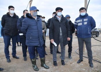 Ө.ШӨКЕЕВ ҚҰРЫЛЫСШЫЛАРМЕН КЕЗДЕСТІ