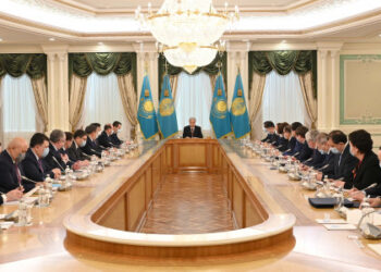 ПРЕЗИДЕНТ ӨҢІР ӘКІМДЕРІМЕН КЕЗДЕСТІ