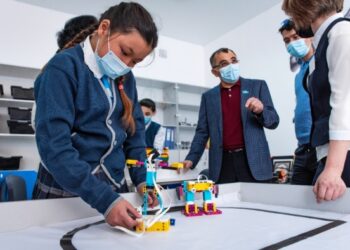 КАТОНДЫҚ КӘСІПКЕРЛЕР ӨЗ ҚАРЖЫЛАРЫНА МЕКТЕПТЕРДІ ЖАҢҒЫРТЫП ЖАТЫР