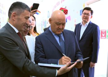 ӨМІРЗАҚ ШӨКЕЕВ: «САРЫАҒАШТА 500 ОРЫНДЫҚ ЕМХАНА МЕН ПЕРИНАТАЛДЫҚ ОРТАЛЫҚ САЛЫНАДЫ»