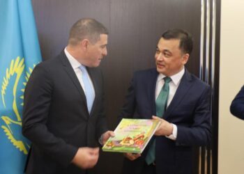 БАЛАЛАР ЖЫЛЫНДА TiJi КЕЙІПКЕРЛЕРІ ҚАЗАҚ ТІЛІНДЕ СӨЙЛЕЙДІ