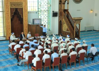 ТҮРКІСТАН: РУХАНИЯТ ПЕН ЕЛ БІРЛІГІН САҚТАУ МӘСЕЛЕЛЕРІ ТАЛҚЫЛАНДЫ