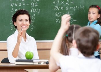 ҚАЗАҚСТАНДА МҰҒАЛІМ ТАПШЫЛЫҒЫ БАР ЖӘНЕ БІЛІМ САПАСЫ НАШАР ӨҢІРЛЕРГЕ ҮЗДІК ПЕДАГОГТЕРДІ ТАРТУ БОЙЫНША АРНАЙЫ БАҒДАРЛАМА БАСТАЛДЫ