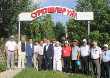 ДАУРЕН АБАЕВ ТӨЛЕБИДЕГІ «СУРЕТШІЛЕР ҮЙІНДЕ» ҚЫЛҚАЛАМ ШЕБЕРЛЕРІМЕН КЕЗДЕСТІ