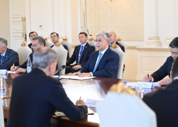 ҚАСЫМ-ЖОМАРТ ТОҚАЕВ ПЕН ИЛЬХАМ ӘЛИЕВ КЕҢЕЙТІЛГЕН ҚҰРАМДА КЕЛІССӨЗ ЖҮРГІЗДІ