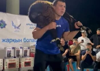 АРЫСТЫҢ ЖІГІТІ ҚОШҚАРДЫ 1111 РЕТ КӨТЕРІП, РЕКОРД ОРНАТТЫ