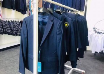 «АЛТЫН АДАМ» ТІГІН ФАБРИКАСЫ БІРЫҢҒАЙ МЕКТЕП ФОРМАСЫН ШЫҒАРЫП ЖАТЫР