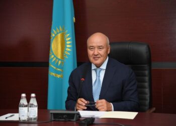 Ө.ШӨКЕЕВ ТҮРКІСТАН ХАЛҚЫНА АЛҒЫСЫН БІЛДІРДІ