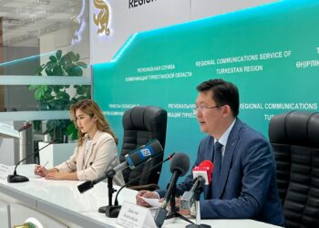 МҰҚТАЖ БАЛАЛАРҒА МЕКТЕП ФОРМАСЫН АЛУҒА КӨМЕК КӨРСЕТІЛЕДІ