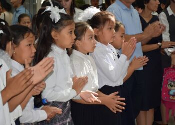 ТҮРКІСТАНДА 1000-НАН АСТАМ ОҚУШЫҒА КӨМЕК КӨРСЕТІЛЕДІ