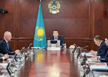 ӘЛИХАН СМАЙЫЛОВ ӘРБІР ӨҢІР БОЙЫНША ЭКОЛОГИЯЛЫҚ ЖАҒДАЙДЫ ЖАҚСАТРУ ҮШІН ІС-ШАРАЛАР ЖОСПАРЫН ӘЗІРЛЕУДІ ТАПСЫРДЫ