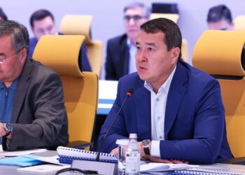 ӘЛИХАН СМАЙЫЛОВ ИНВЕСТИЦИЯЛЫҚ ШТАБ ОТЫРЫСЫН ӨТКІЗДІ