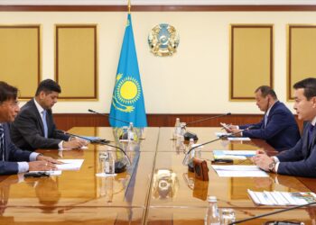 ӘЛИХАН СМАЙЫЛОВ «АРСЕЛОРМИТТАЛ» БАСШЫСЫ ЛАКШМИ МИТТАЛМЕН КЕЗДЕСУ ӨТКІЗДІ