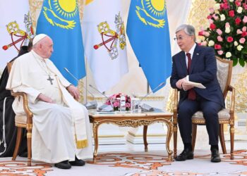 «АҚОРДА» РЕЗИДЕНЦИЯСЫНДА РИМ ПАПАСЫ ФРАНЦИСКТІ САЛТАНАТТЫ ТҮРДЕ ҚАРСЫ АЛУ РӘСІМІ ӨТТІ