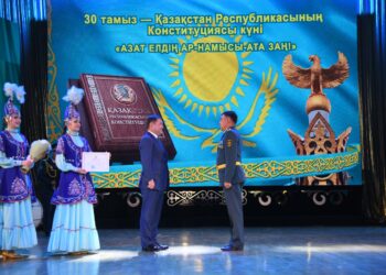 ШЫМКЕНТТІКТЕР КОНСТИТУЦИЯ КҮНІН АТАП ӨТТІ