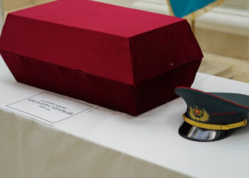 ОСТАНКИ КАЗАХСТАНСКОГО СОЛДАТА ПЕРЕДАЛИ ПОСОЛЬСТВУ КАЗАХСТАНА В МОСКВЕ