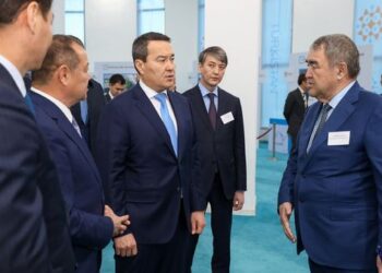 ӘЛИХАН СМАЙЫЛОВ ТҮРКІСТАН ОБЛЫСЫНДА ЖАҢА ИНВЕСТИЦИЯЛЫҚ ЖОБАЛАРМЕН ТАНЫСТЫ