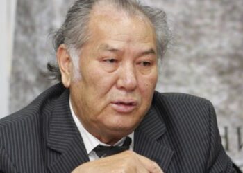 ДУЛАТ ИСАБЕКОВКЕ «ҚАЗАҚСТАННЫҢ ЕҢБЕК ЕРІ» АТАҒЫ БЕРІЛДІ