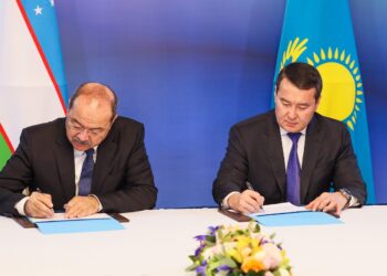 ҚАЗАҚСТАН МЕН ӨЗБЕКСТАН ЖОЛ КАРТАСЫНА ҚОЛ ҚОЙДЫ