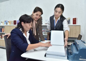 МИНИСТР «ТЕҢ ҚОҒАМ» ОРТАЛЫҒЫНЫҢ ЖҰМЫСЫМЕН ТАНЫСТЫ