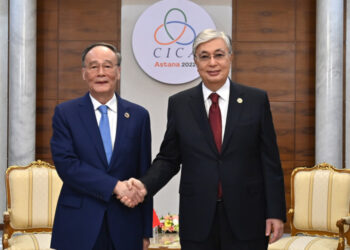 ҚАЗАҚСТАН ПРЕЗИДЕНТІ ҚАСЫМ-ЖОМАРТ ТОҚАЕВ ҚХР ТӨРАҒАСЫНЫҢ ОРЫНБАСАРЫ ВАН ЦИШАНЬМЕН КЕЗДЕСТІ