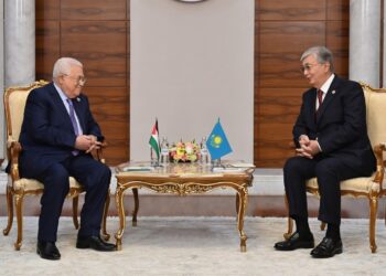 ҚАСЫМ-ЖОМАРТ ТОҚАЕВ ПАЛЕСТИНА ПРЕЗИДЕНТІМЕН КЕЗДЕСТІ