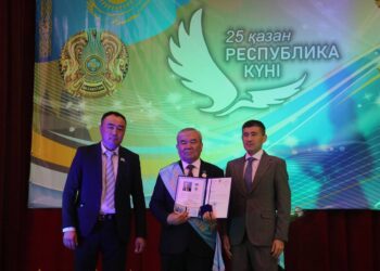 ЖАНЗАҚ ӘЛІБЕКОВ САРЫАҒАШ АУДАНЫНЫҢ “ҚҰРМЕТТІ АЗАМАТЫ” АТАНДЫ