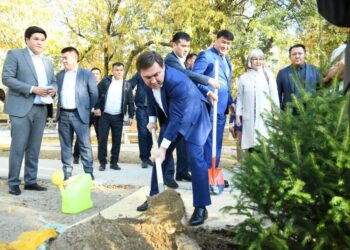 ЖАҢА ГҮЛЗАР ЕЛ ИГІЛІГІНЕ БЕРІЛДІ