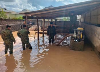 ТҮРКІСТАН ОБЛЫСЫНЫҢ ҚҰТҚАРУШЫЛАРЫ ҚАТТЫ ЖАҢБЫРДЫҢ САЛДАРЫН ЖОЙЫП ЖАТЫР