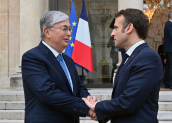 МЕМЛЕКЕТ БАСШЫСЫ ФРАНЦИЯ ПРЕЗИДЕНТІ ЭММАНЮЭЛЬ МАКРОНМЕН КЕЗДЕСТІ