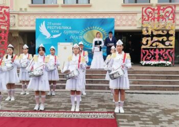 АБАЙ АУДАНЫНЫҢ ТҰРҒЫНДАРЫ ҰЛТТЫҚ МЕРЕКЕНІ ТОЙЛАДЫ