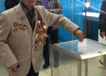 КЕНТАУ ҚАЛАСЫНДА ҰЛЫ ОТАН СОҒЫСЫНЫҢ АРДАГЕРІ ӨЗ ТАҢДАУЫН  ЖАСАДЫ