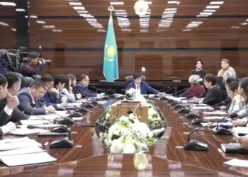 БАЛАҢЫЗДЫ БАҚЫЛАП ЖҮРСІЗ БЕ?