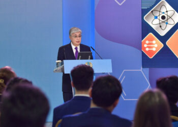 МЕМЛЕКЕТ БАСШЫСЫ АЛМАТЫДА СТУДЕНТТЕРМЕН ЖӘНЕ ЖАС ҒАЛЫМДАРМЕН КЕЗДЕСТІ