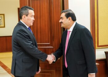 ӘЛИХАН СМАЙЫЛОВ ГАУТАМ АДАНИМЕН КЕЗДЕСТІ