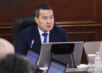 «ДЕРЕУ КАДРЛЫҚ ШЕШІМДЕР ҚАБЫЛДАНАТЫН БОЛАДЫ»: ӘЛИХАН СМАЙЫЛОВ ҮКІМЕТТІҢ 2023 ЖЫЛҒЫ ЖҰМЫСЫ ТУРАЛЫ