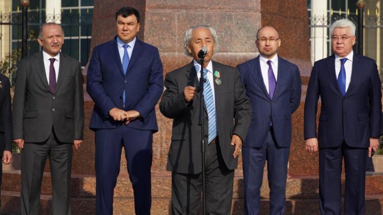 ТАШКЕНТТЕ АБАЙ ҚҰНАНБАЙҰЛЫНЫҢ ШЫҒАРМАШЫЛЫҒЫНА АРНАЛҒАН КӨРМЕ АШЫЛДЫ